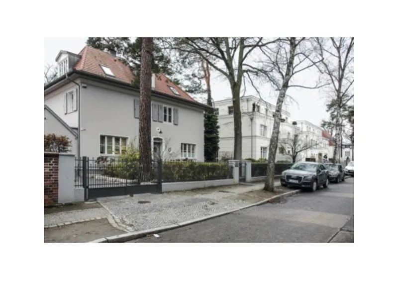 Hochwertig sanierte 3-Zimmer-Wohnung, teilmöbliert – Berlin-Westend, Top-Etage — photo 1